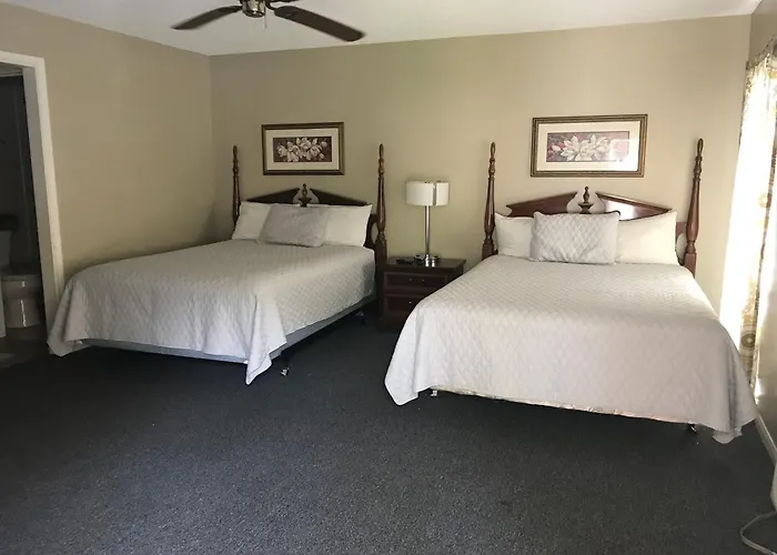 Columbia Lakes Hotel & Conference Center
