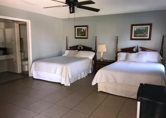 Columbia Lakes Hotel & Conference Center
