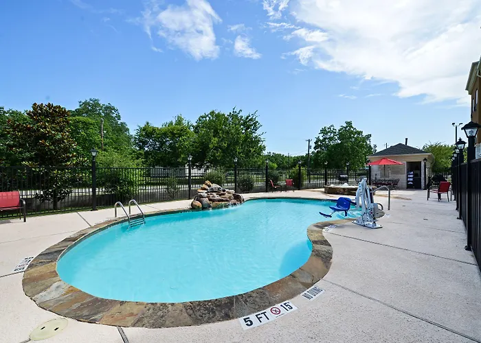 Comfort Suites Bay City East
